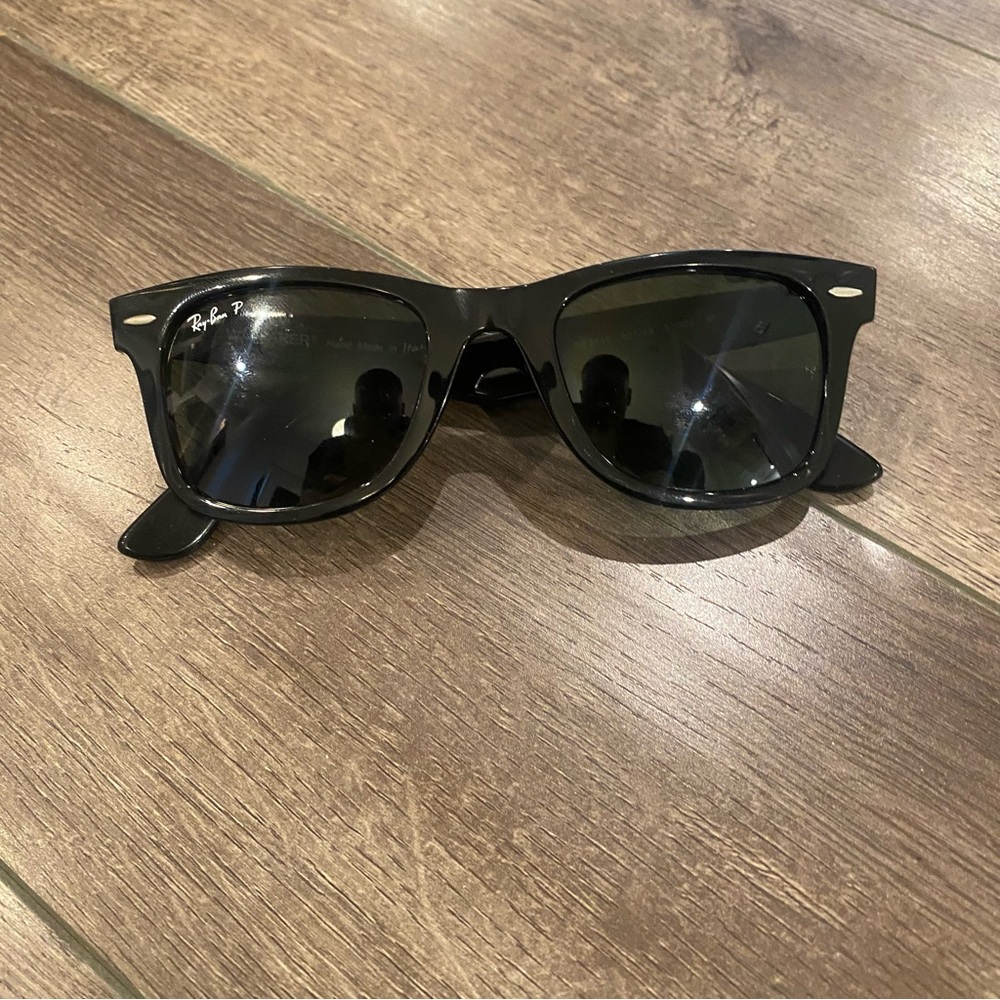 Ray-Ban Classic Black Wayfarer Sunglasses